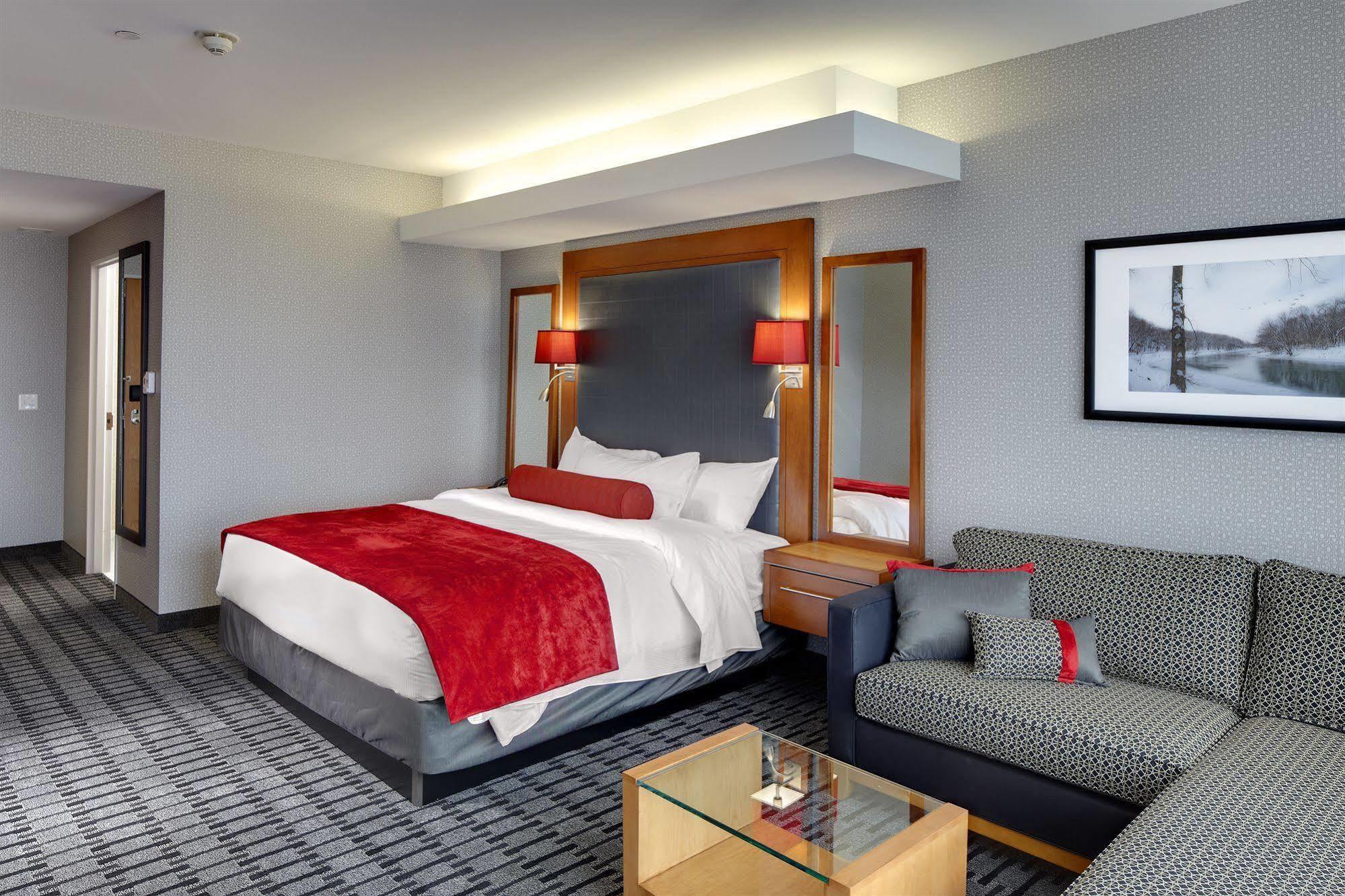 The Hotel At Kirkwood Center Cedar Rapids Εξωτερικό φωτογραφία