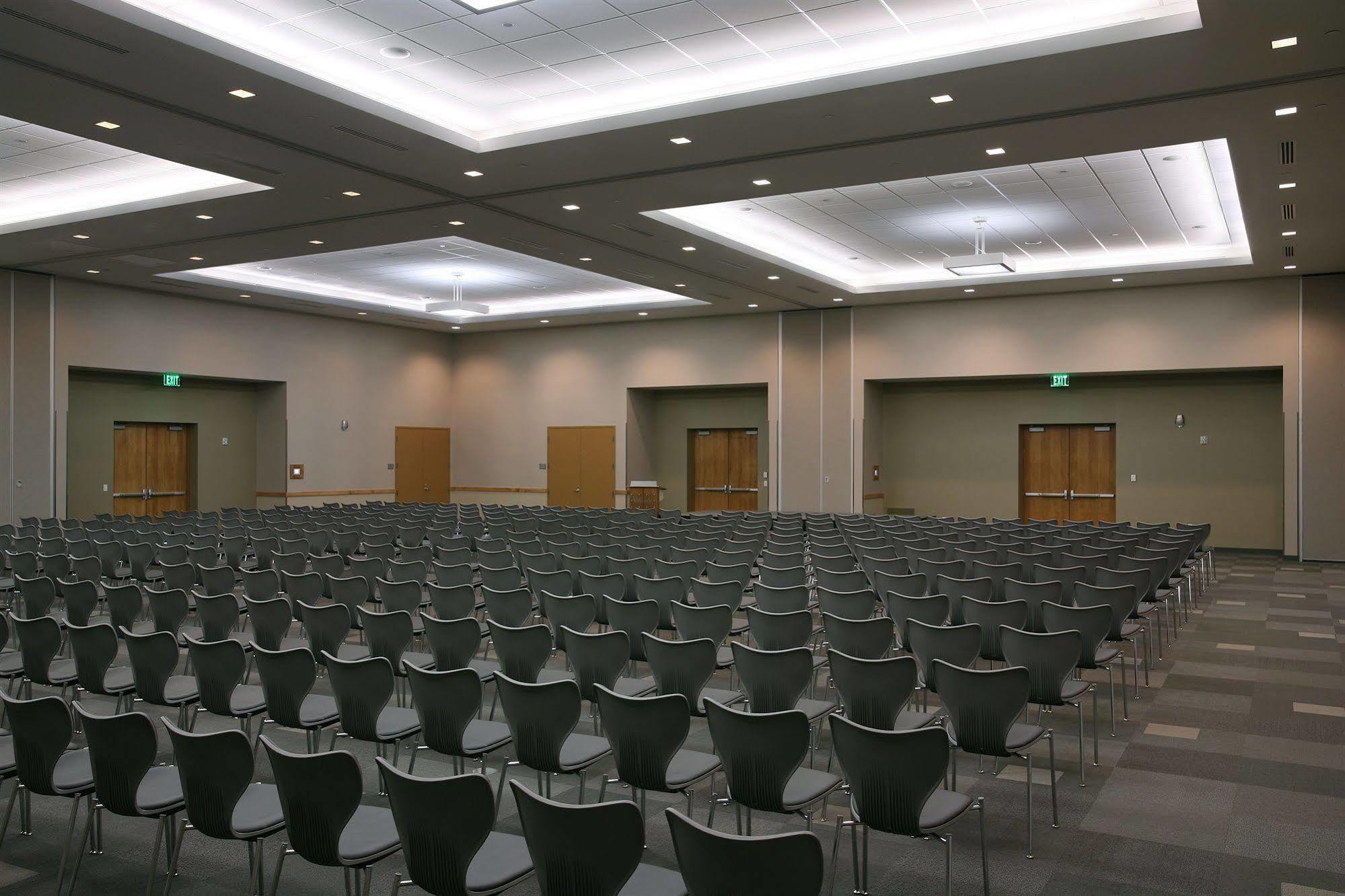 The Hotel At Kirkwood Center Cedar Rapids Εξωτερικό φωτογραφία